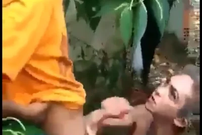 Two sisters giving blowjob to delivery guy uncensored leak thumbnail